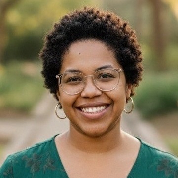 Neci Headshot.jpg